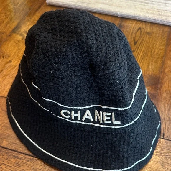 Dhgate Black and White Textured Bucket Hat - Picture 4 of 4